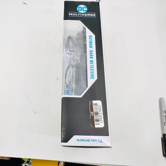 NEW DC Multiverse Batman Dark Detective Future State Action Figure 7" - Picture 5 of 7